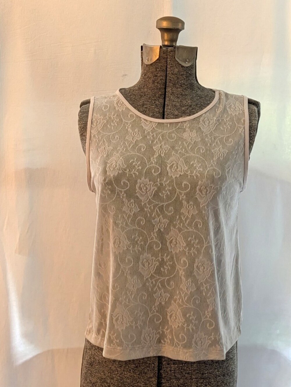 Gottex Women’s Cream Lace Overlay Sleeveless Top